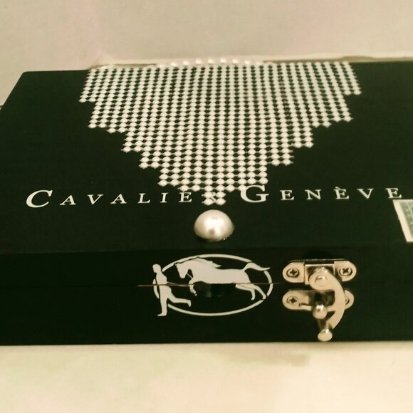 Suenos de Saundra Upcycled Collection, Cavalie Geneve Black Cigar Box, Purse - Picture 3 of 11